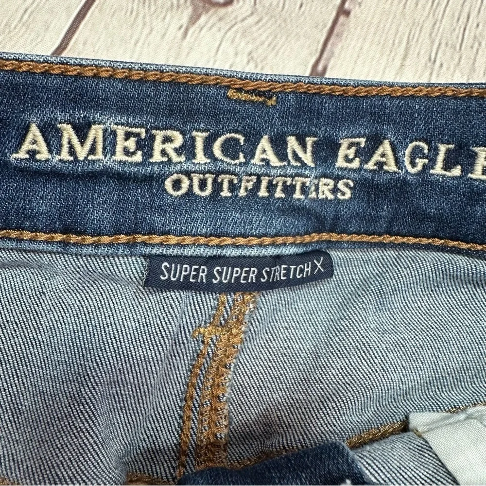 American Eagle Outfitters Women 4 midi Ripped denim Shorts distressed cutoff